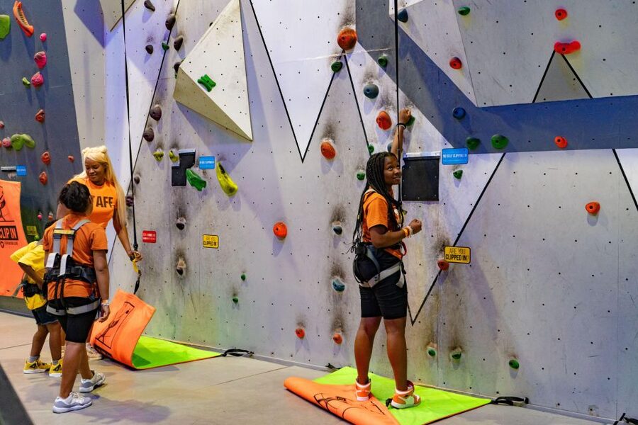 New York: Area 53 NYC Adventure Park Experience - The ropes course tests balance more than strength