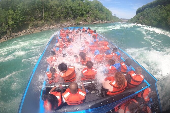 Niagara Falls USA, Open-Top (Wet) Jet Boat Tour - Why the guide matters on a noisy boat