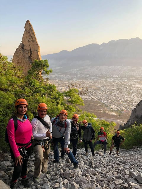 Nido de Aguiluchos: Hiking, rappel and breathtaking photos - What to pack for the mountain