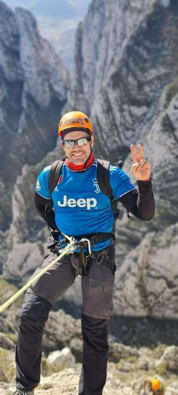 Hiking, rappel and breathtaking photos
