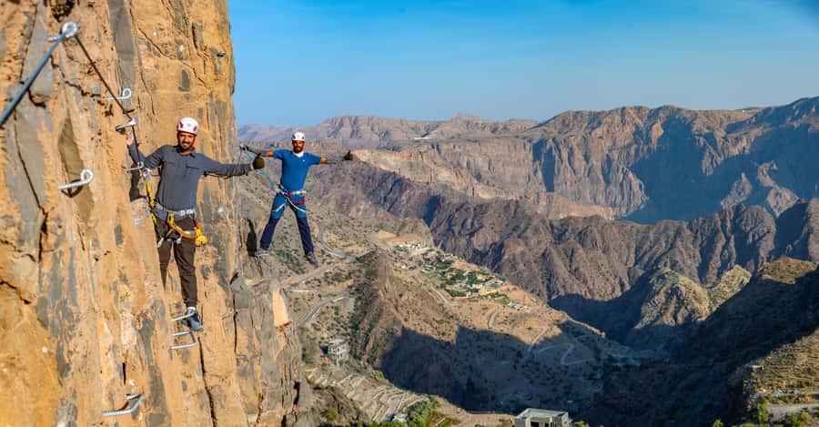 Nizwa: Jebel Shams Balcony Walk and Via Ferrata Adventure - Reaching Jebel Shams from Nizwa