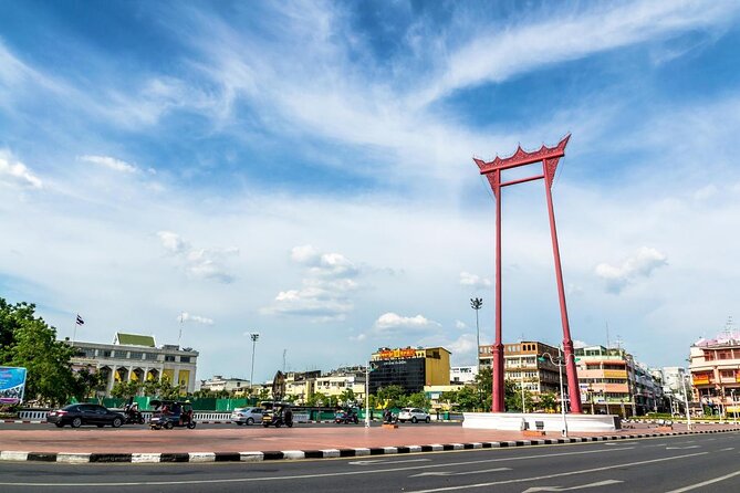 NR-02 KohRattanakosin old town cycling with Loha Prasat,The Giant Swing and more - Key points to know before booking
