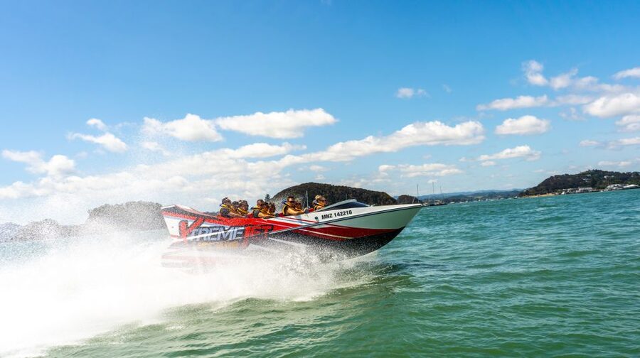 Paihia: Bay of Islands 30-minute Adventure Jet Boat Trip - Russell, Tapeka Point, and the bay views