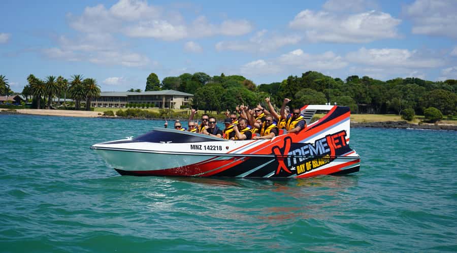 Paihia: Bay of Islands 30-minute Adventure Jet Boat Trip - From Paihia Wharf to open water