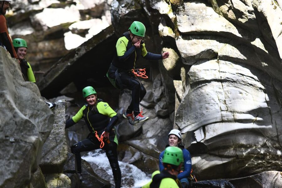 Pitlochry: Lower Falls of Bruar Guided Canyoning Experience - What the three-hour timing really means