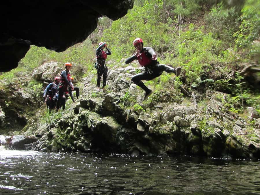 Plettenberg Bay: Canyoning Trip - Swimming and cliff jumps from 1 to 7 meters