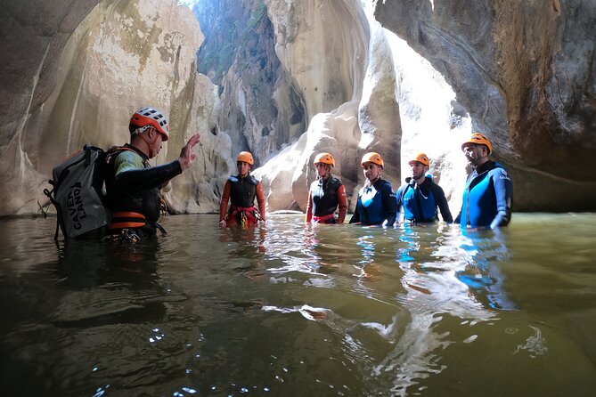 Private canyoning adventure in the Buitreras Canyon - Key points before you book