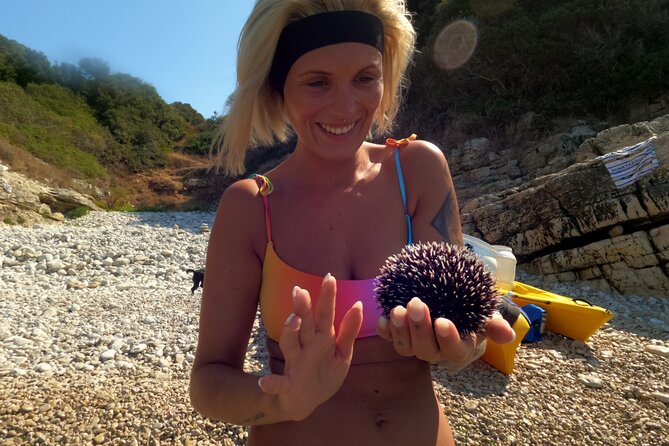 Pula Kayak Tour-Cliff jumping,snorkeling& free GoPro pictures - GoPro photos included in the price