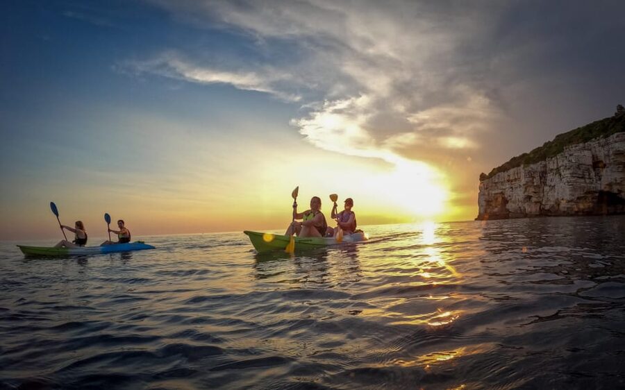 Pula: Kayaking,Snorkeling, Cliff jumping Tour with Wetsuit - Starting at Zelenika Beach near Pula
