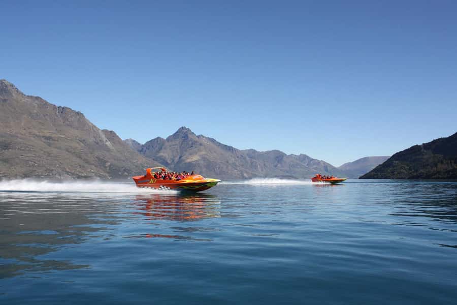 Queenstown: Jet Boat Adventure with Thunder Jet - Queenstown speed on Lake Wakatipu