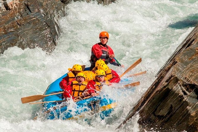 Queenstown Kawarau River Rafting and Jet Boat - Photos, showers, and the practical finish