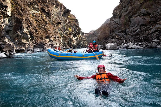 Queenstown Kawarau River Rafting and Jet Boat - Jet boat spins on Lake Wakatipu and the Kawarau