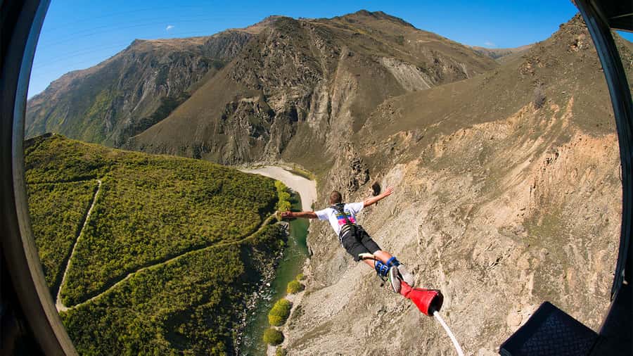 Queenstown: Nevis Bungy - Australasia's Biggest Bungy! - The Queenstown check-in at The Station