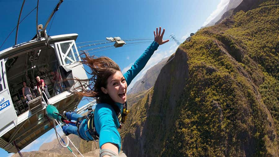 Queenstown: Nevis Bungy - Australasia's Biggest Bungy! - The cable car to the bungy pod