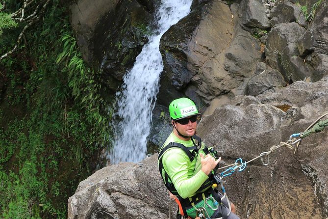 Rappel Maui Waterfalls and Rainforest Cliffs - A small group makes a real difference