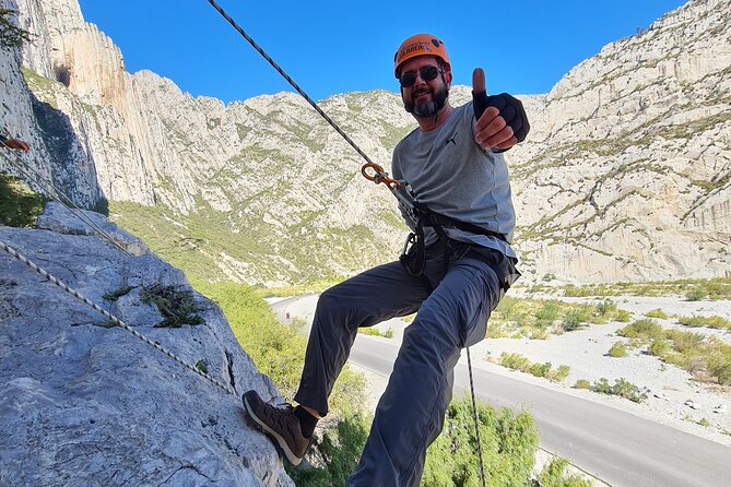 Rappelling Class, an Exciting Experience - Should you book the Monterrey rappelling class?