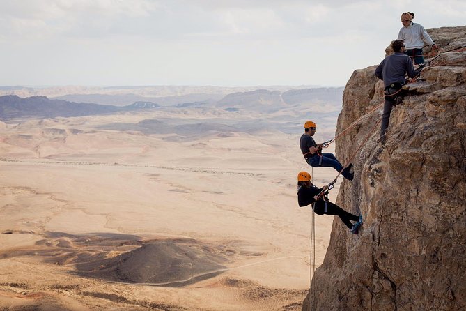 Rappelling Down the Ramon Crater Cliff - Key points at a glance