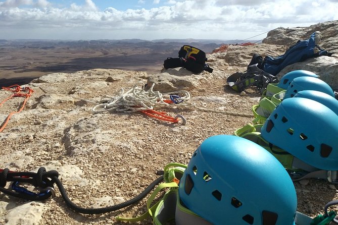 Rappelling Down the Ramon Crater Cliff - Why beginners can take part