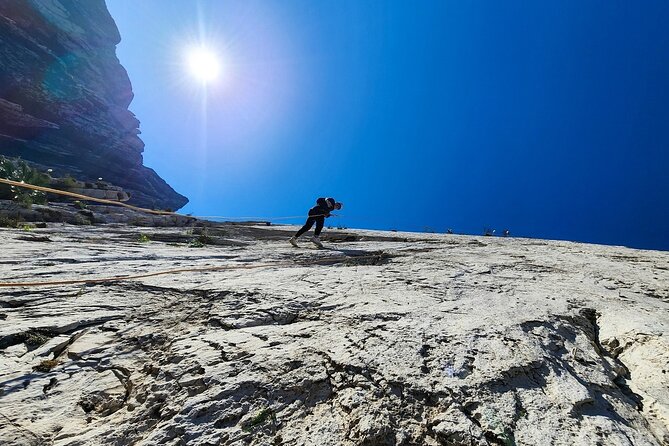Rappels in Pico Licos with certified guides - Who will enjoy Pico Licos most