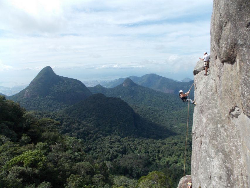 Rio de Janeiro: Hiking and Rappelling at Tijuca Forest - Taking a natural shower at Cachoeira das Almas