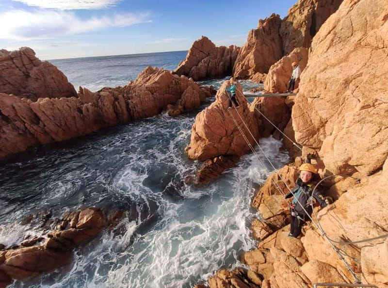 Sant Feliu de Guíxols: Guided tour of the Cala del Molí Via Ferrata - The Bridges and Aerial Walkways