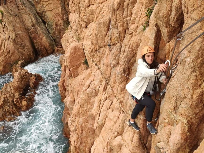 Sant Feliu de Guíxols: Guided tour of the Cala del Molí Via Ferrata - Climbing Above the Costa Brava