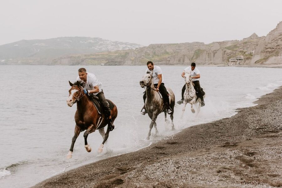 Santorini: Extreme Horse Safari with Beach Gallop - Should you book the Santorini Extreme Horse Safari?