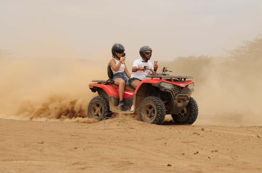 São Vicente: Quad Bike Tour in Mindelo - 4 Hours Adrenaline - Back in Mindelo: Fish Market and Praia da Laginha