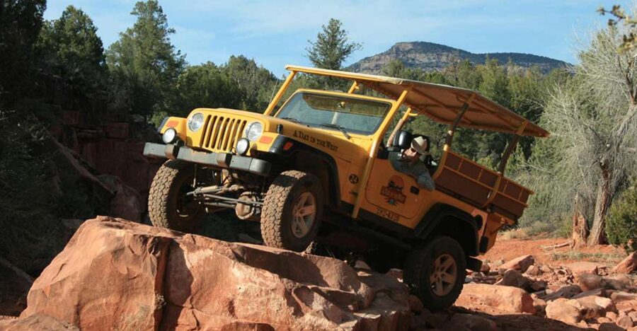 Sedona: PRIVATE Extreme Diamondback Gulch 4x4 Jeep Tour - Private touring and the value of $159