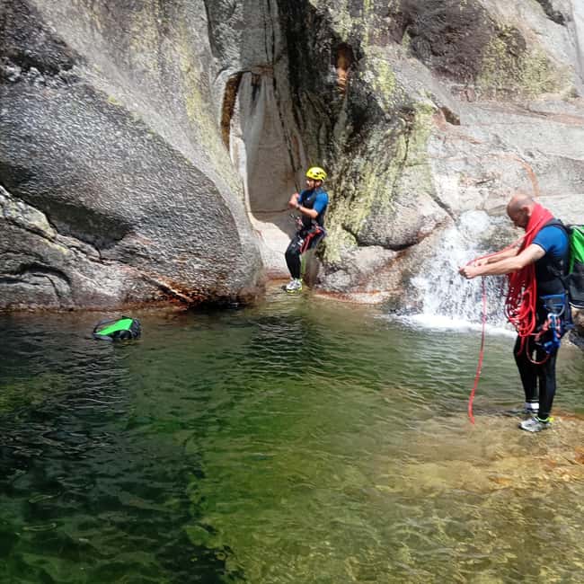 Serra da Estrela Canyoning - The short ride to Poço do Embude