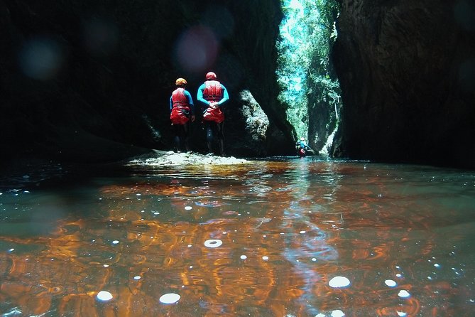 Short Canyoning Trip in The Crags - The five-minute ride to an ancient river gorge