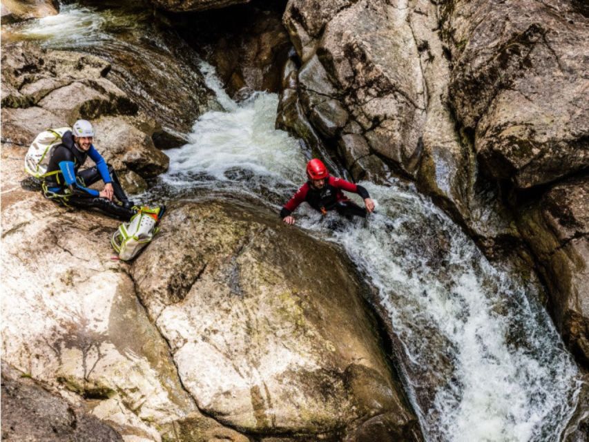 Starzlach Gorge: Beginners Canyoning Tour - Rappelling and climbing through the gorge