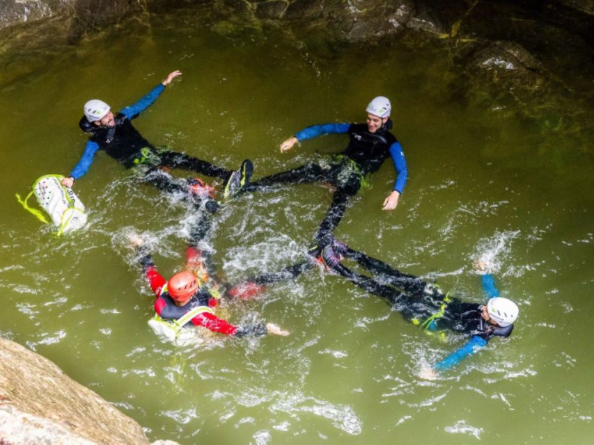 Starzlach Gorge: Beginners Canyoning Tour - Meeting at Winkel 18 and preparing for the gorge