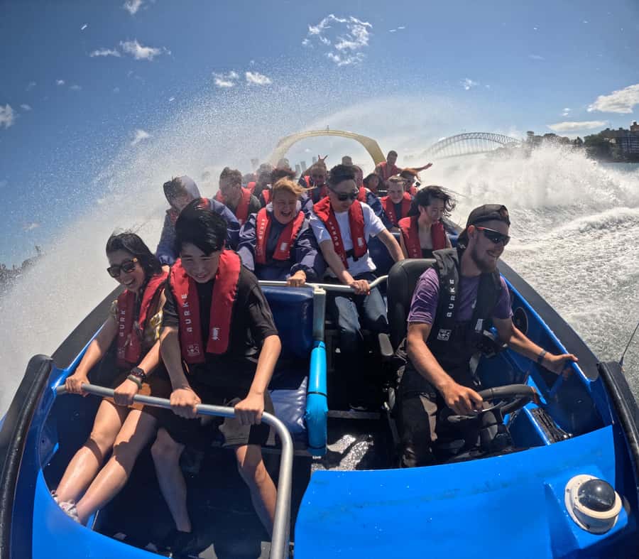 Sydney: 30-Minute Jet Boat Ride from Darling Harbour - A jet boat, not a sightseeing cruise