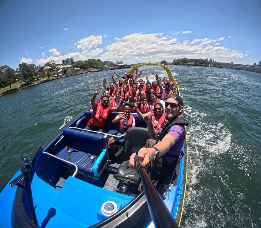 Sydney: 30-Minute Jet Boat Ride from Darling Harbour - Spins, power breaks, and the wet factor