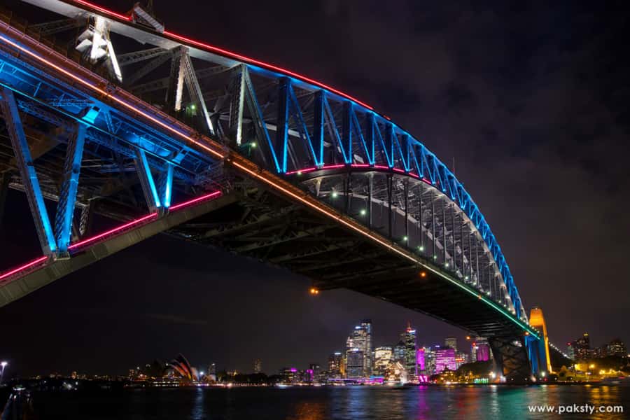 Sydney Harbour: 30 Minute Slow Jet Boat Vivid Cruise - Why the water changes the Vivid experience