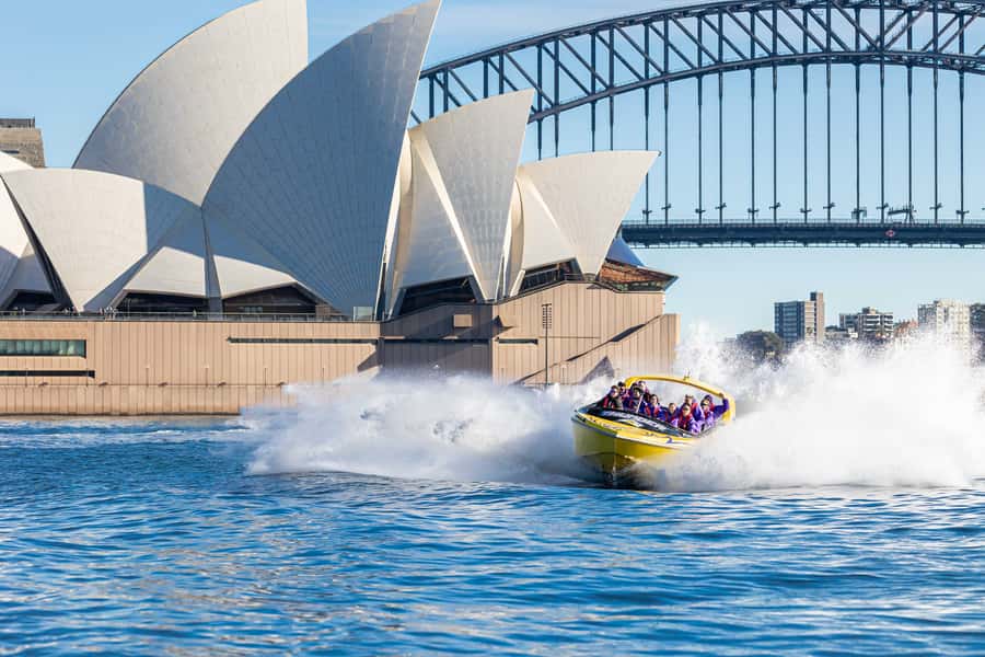 Sydney Harbour: 45-Minute Extreme Adrenaline Rush Ride - The water is part of the attraction