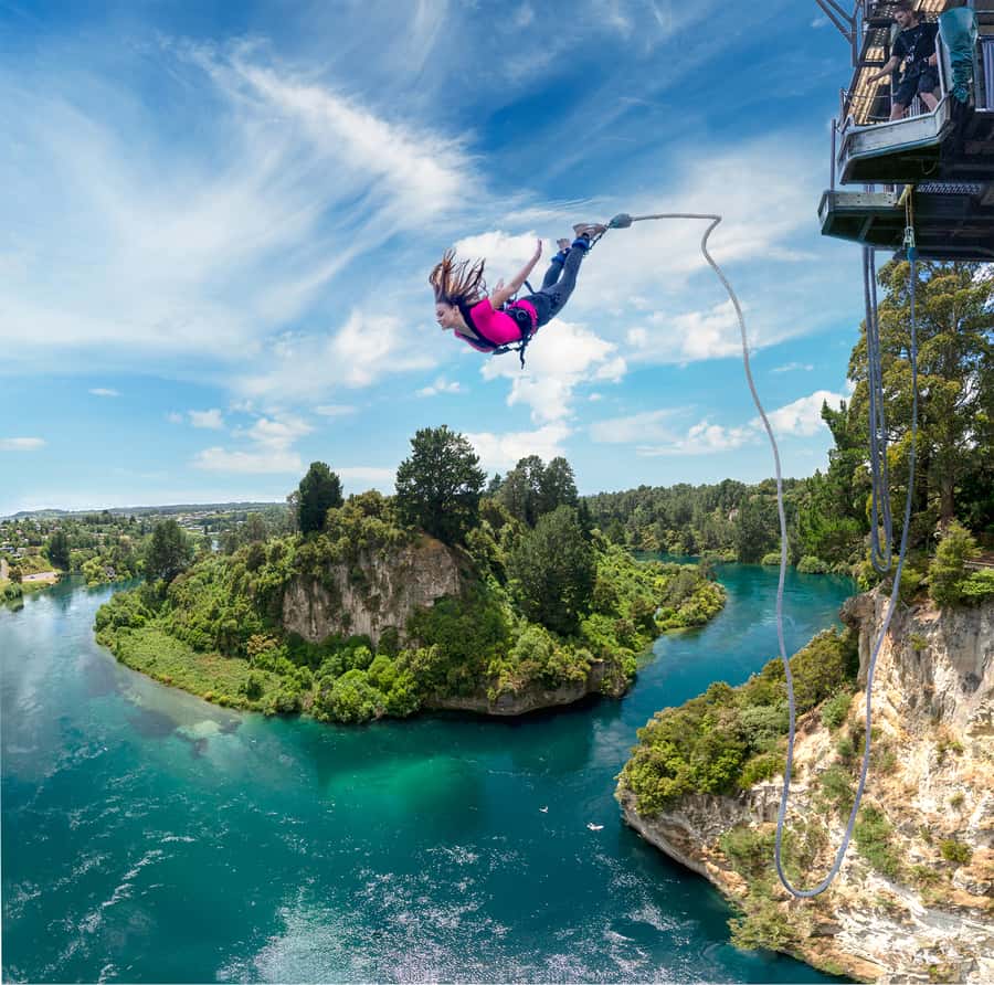 Taupō: AJ Hackett Taupō Bungy - NZ's Highest Water Touch! - Why the 47-meter Waikato River jump is special