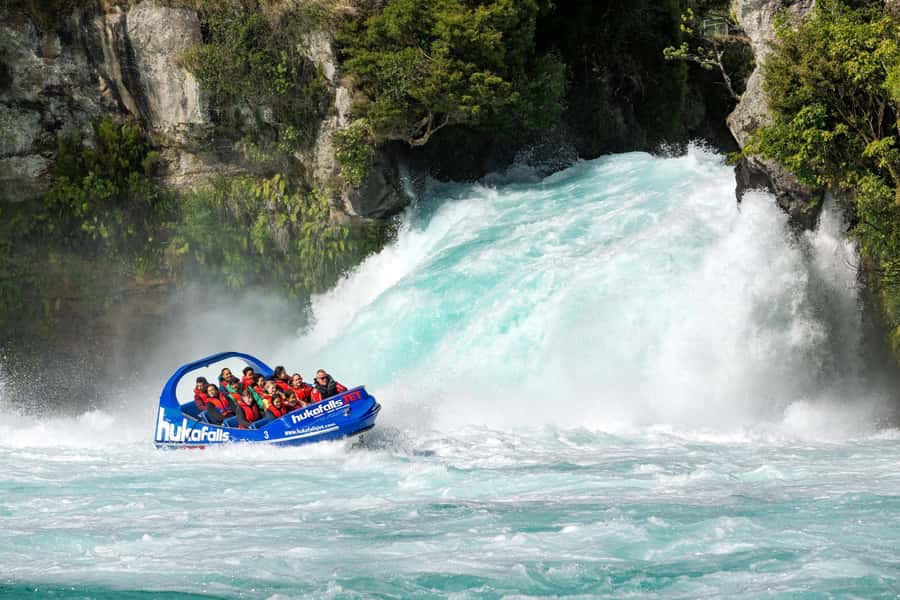 Taupō: Huka Falls 30-Minute Jet Boat Experience - The 360-degree spins and getting wet