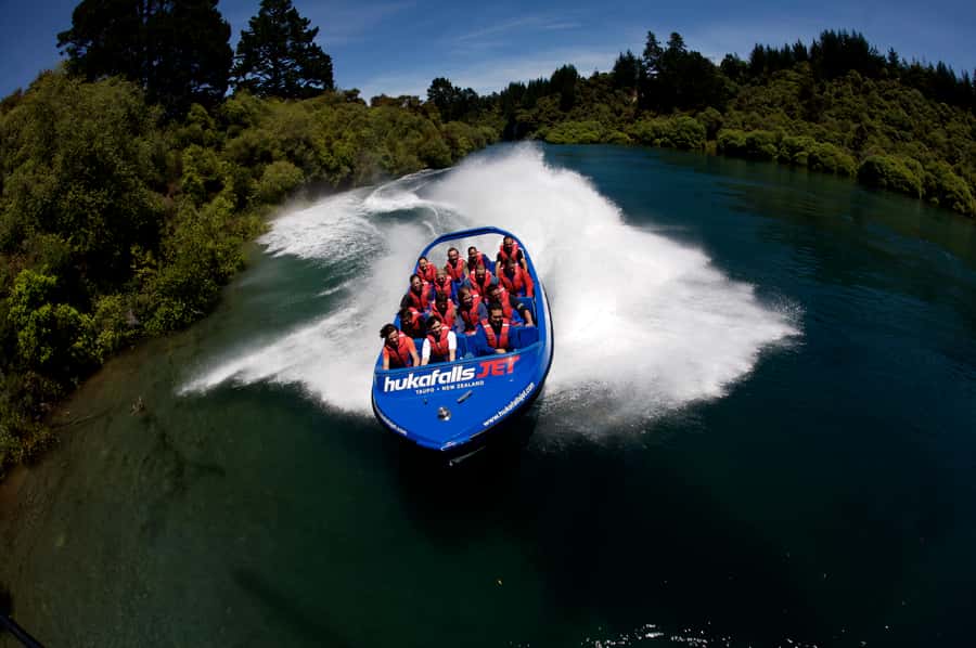 Taupō: Huka Falls 30-Minute Jet Boat Experience - Why the drivers matter