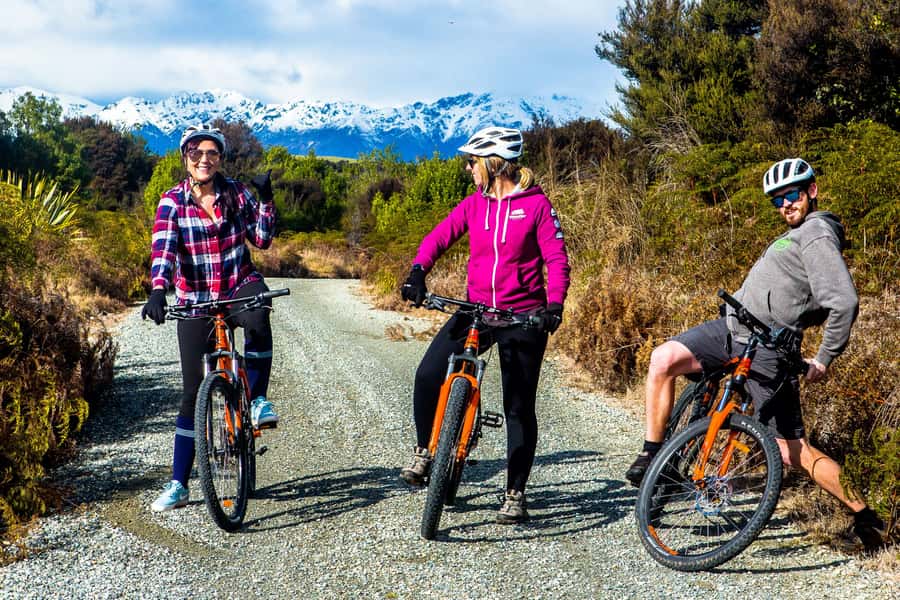 Te Anau: River Jet Boat and Bike Ride Tour with Local Guide - A 15-minute walk in Fiordland National Park