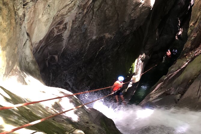 Trekking/rappelling waterfalls in Dominican Republic - The 6 AM Start at Parque Cervantes