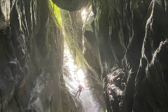 Trekking/rappelling waterfalls in Dominican Republic - La Culebra Provides the First Rappel