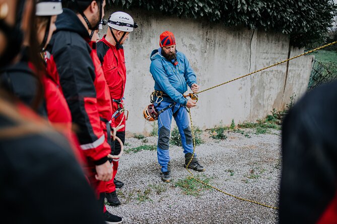 TUNNEL ABSEILING PLUS tour the underground - The first 30 minutes: briefing, equipment, and practice