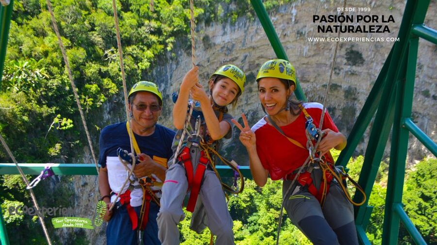 Tuxtla Gutiérrez: Sinkhole of Parrots Full-Day Rappel - The ancient paintings halfway down
