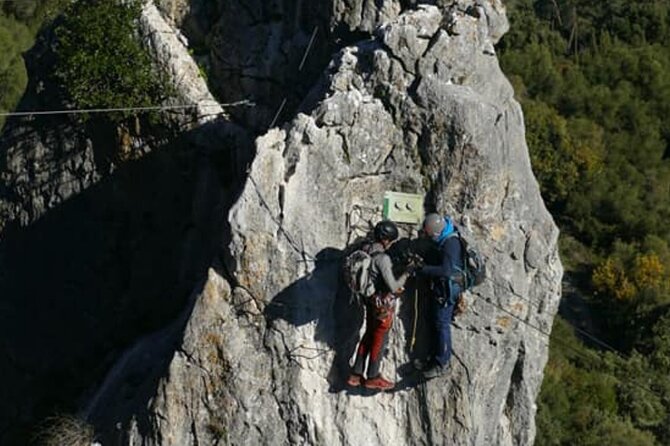 Via Ferrata Arrábida Natural Park, Setúbal, Sesimbra, near Lisbon - What happens during the safety briefing