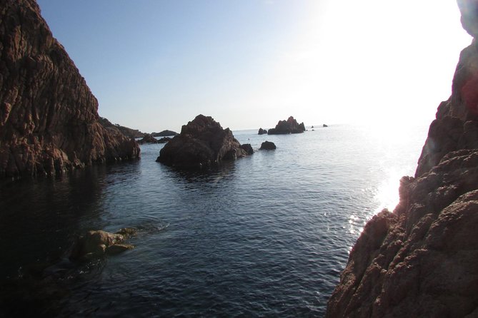 Via Ferrata Cala del Molí - Metal steps and horizontal sections above the coast