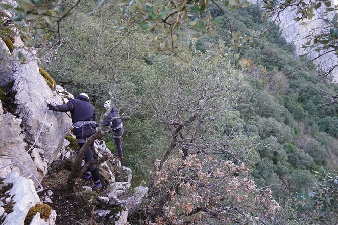 Via ferrata Stairway to heaven in La Hermida - Meeting in La Hermida and getting ready