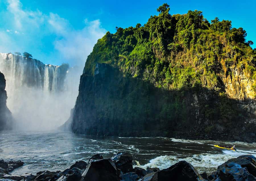 Victoria Falls: Jetboat Adventure Experience - Getting wet is part of the deal