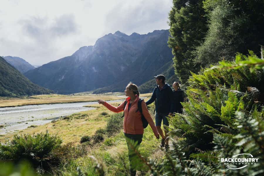 Wānaka: Heli Siberia - Helicopter Flight, Hike & Jet Boat - The three-hour self-guided Siberia Valley hike